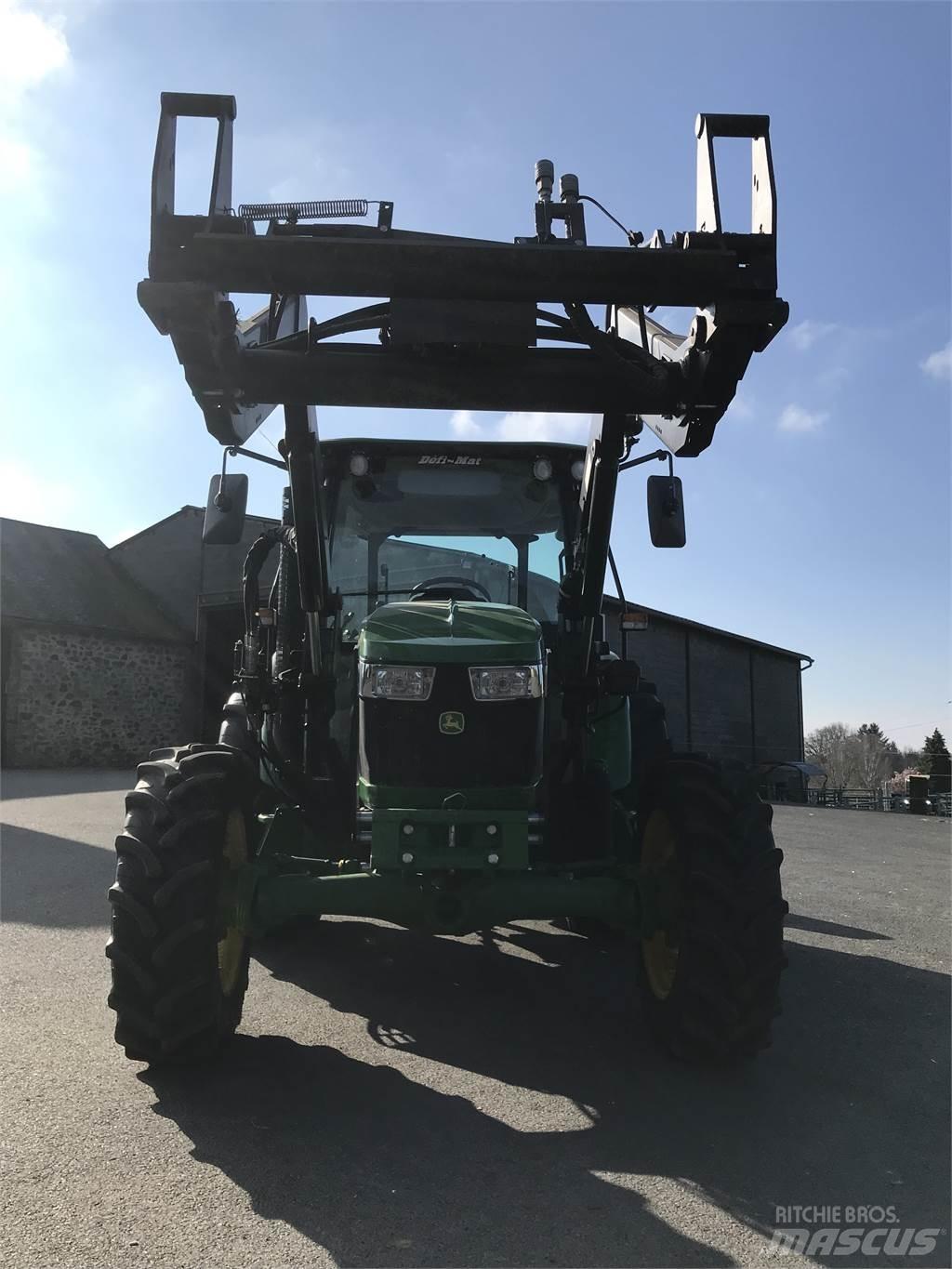 John Deere 5075 E Traktory