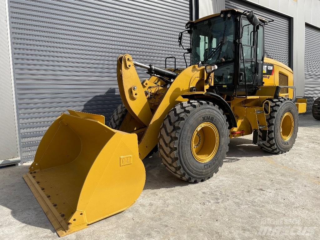 CAT 926M Kolové nakladače