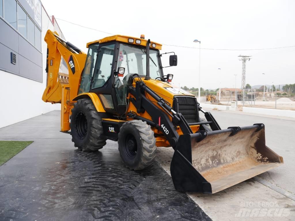 CAT 442 D Rýpadlo-nakladače