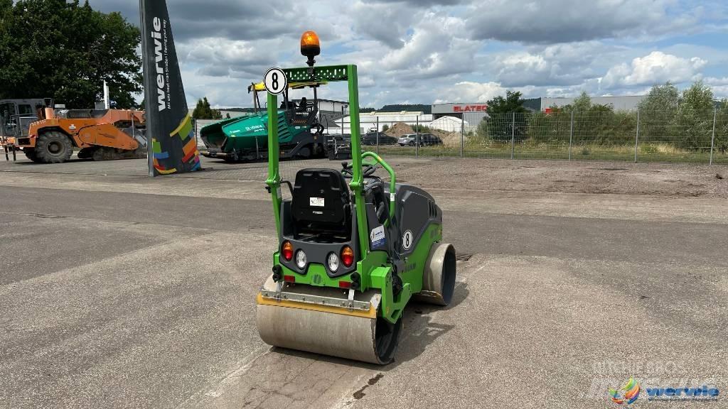 Hamm HD 10 C VV Tandemové válce