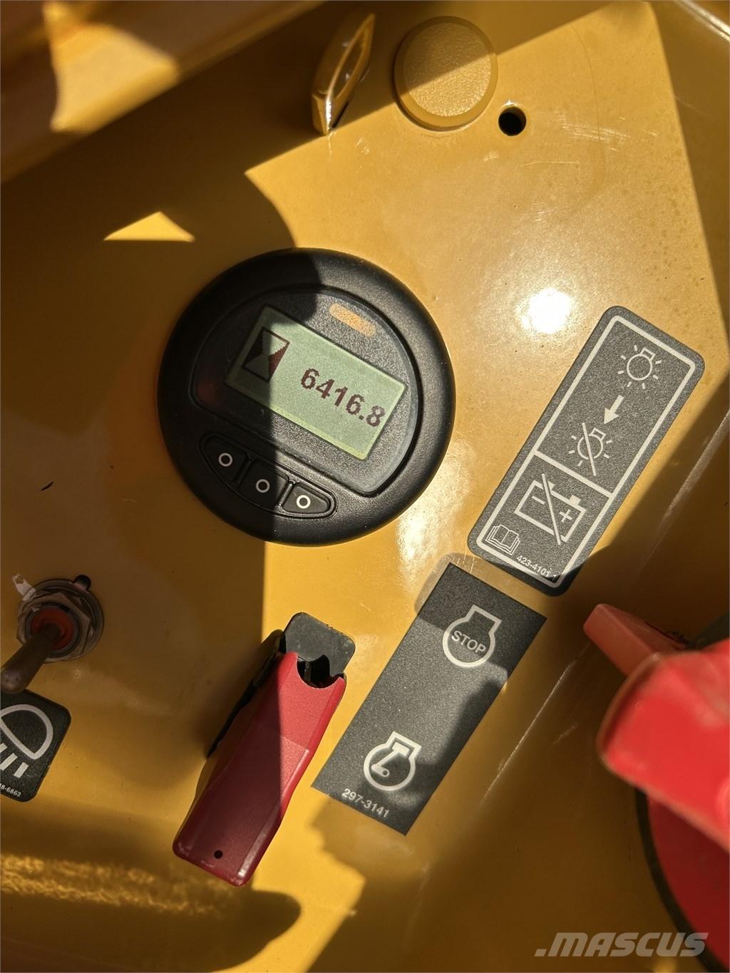 CAT D 5 LGP Pásové dozery