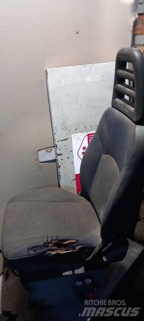 Iveco Daily.     3802247 Kabiny a interiér