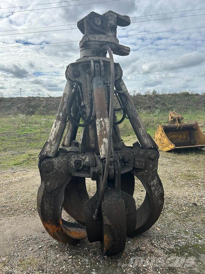 Liebherr 30t Klešťové drapáky