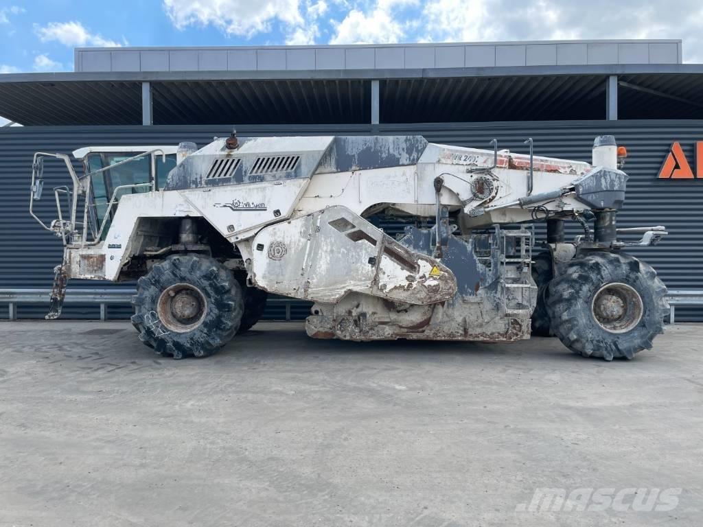 Wirtgen WR 240I Recyklátory asfaltu
