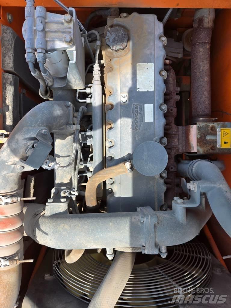 Doosan DX 220 LCA Pásová rýpadla