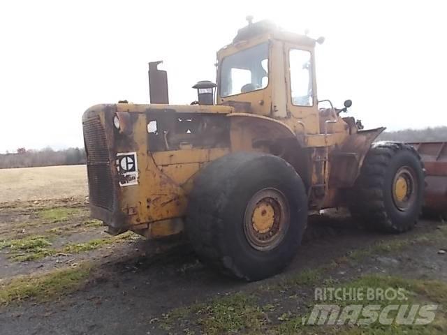 CAT 980B Kolové nakladače