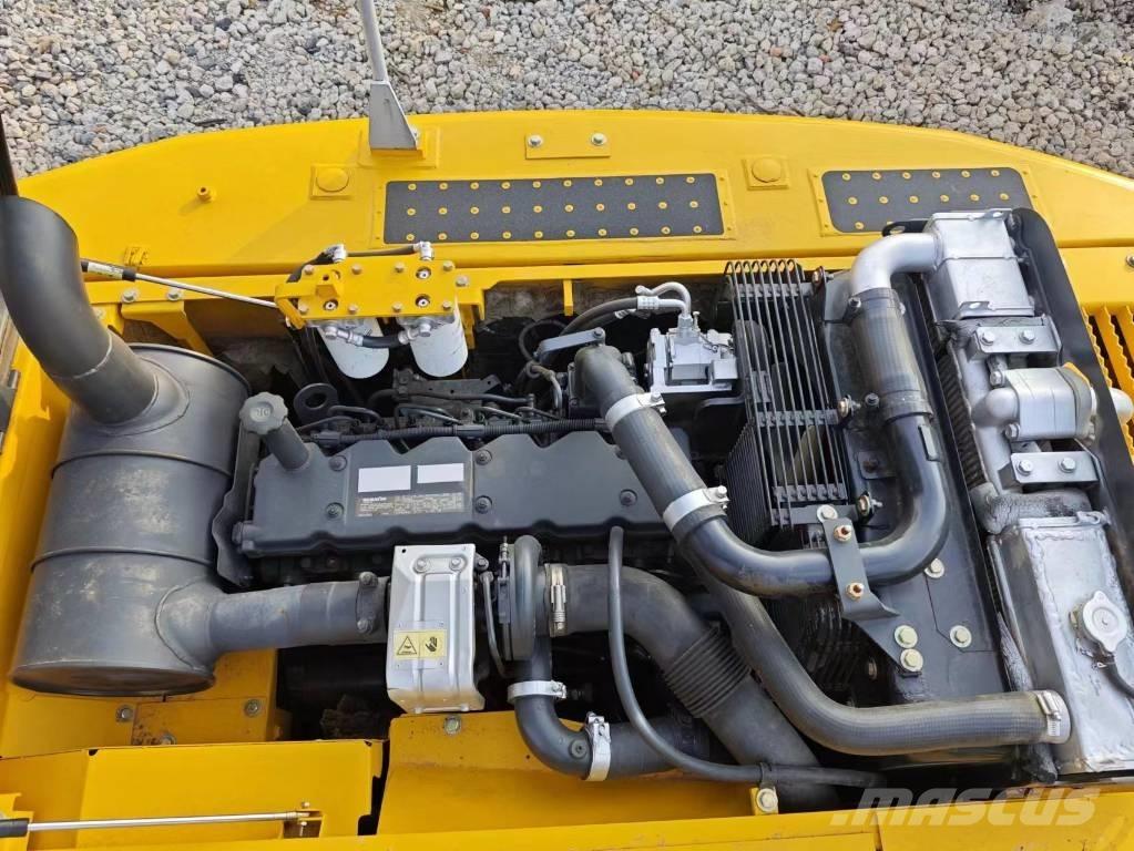 Komatsu PC 200 Pásová rýpadla