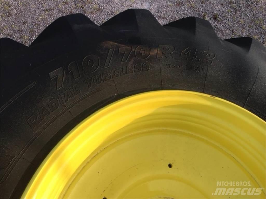 Michelin 710/70R42 Pneumatiky, kola a ráfky