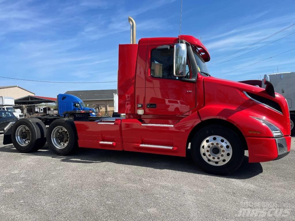 Volvo VNL64T300 Tahače