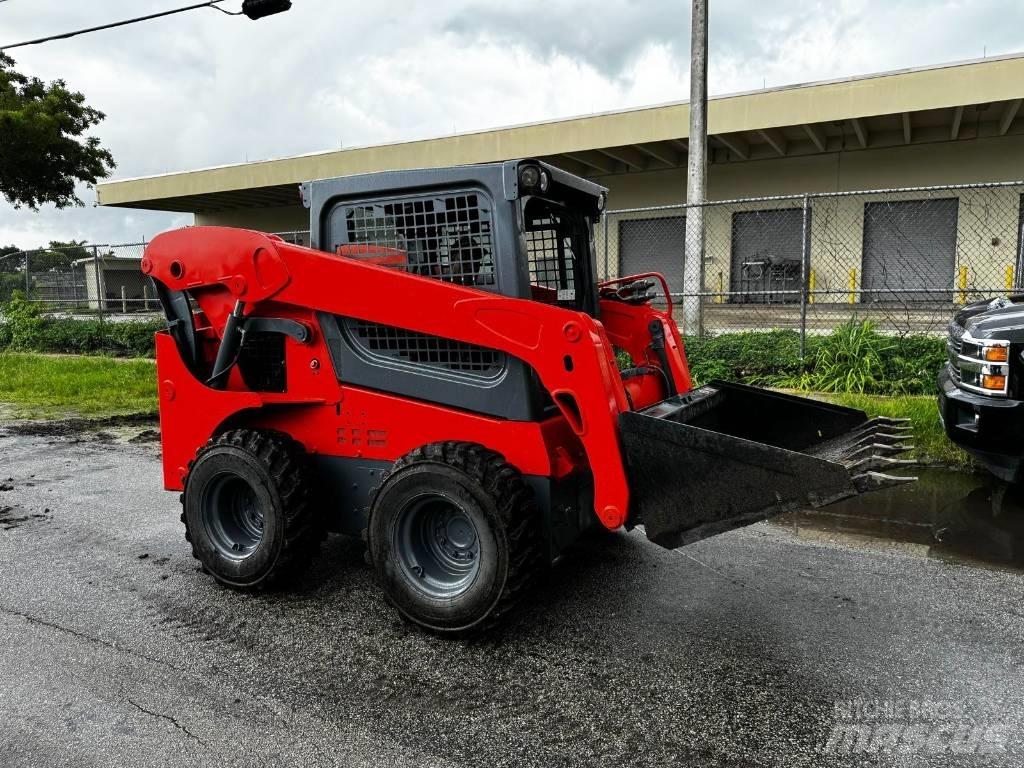Kubota SSV 75 Smykem řízené nakladače
