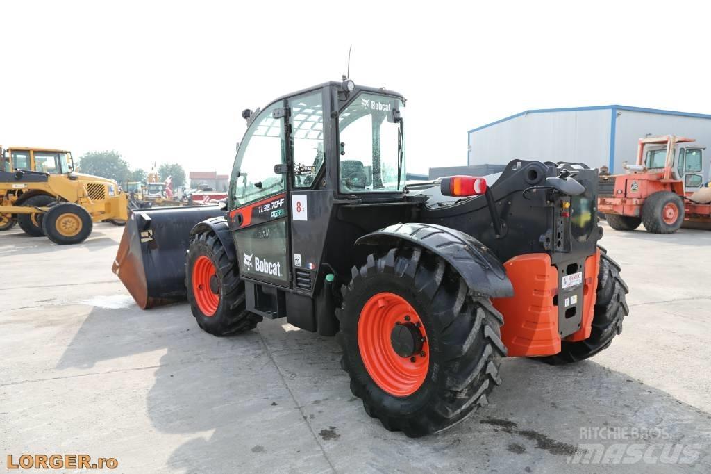 Bobcat TL38.70HF Teleskopické manipulátory