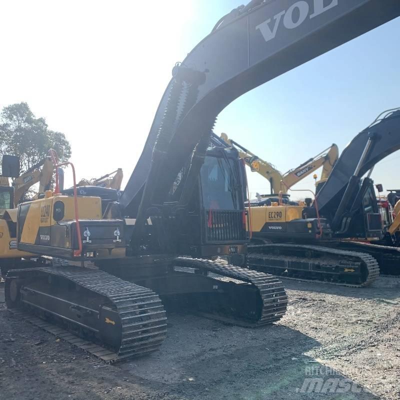 Volvo EC 240 Pásová rýpadla