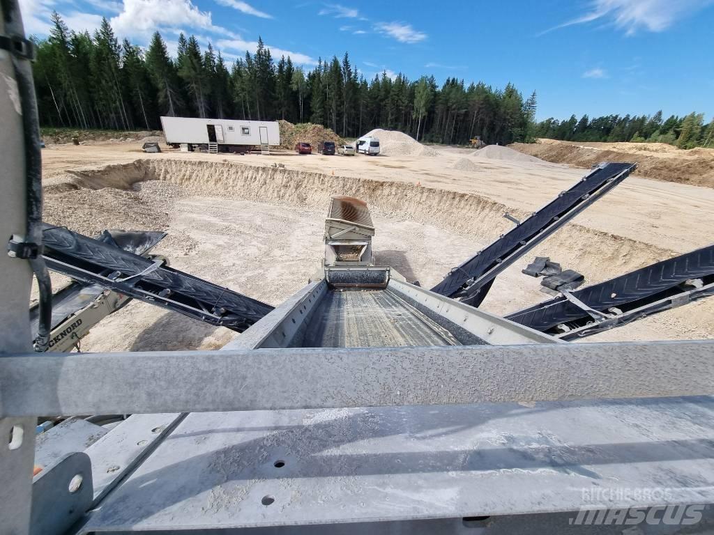 Metso ST 4.8 Mobilní třídiče