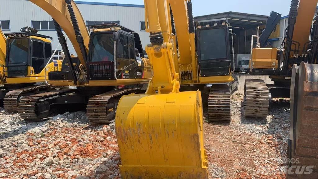 Komatsu PC 200 -8mo Pásová rýpadla