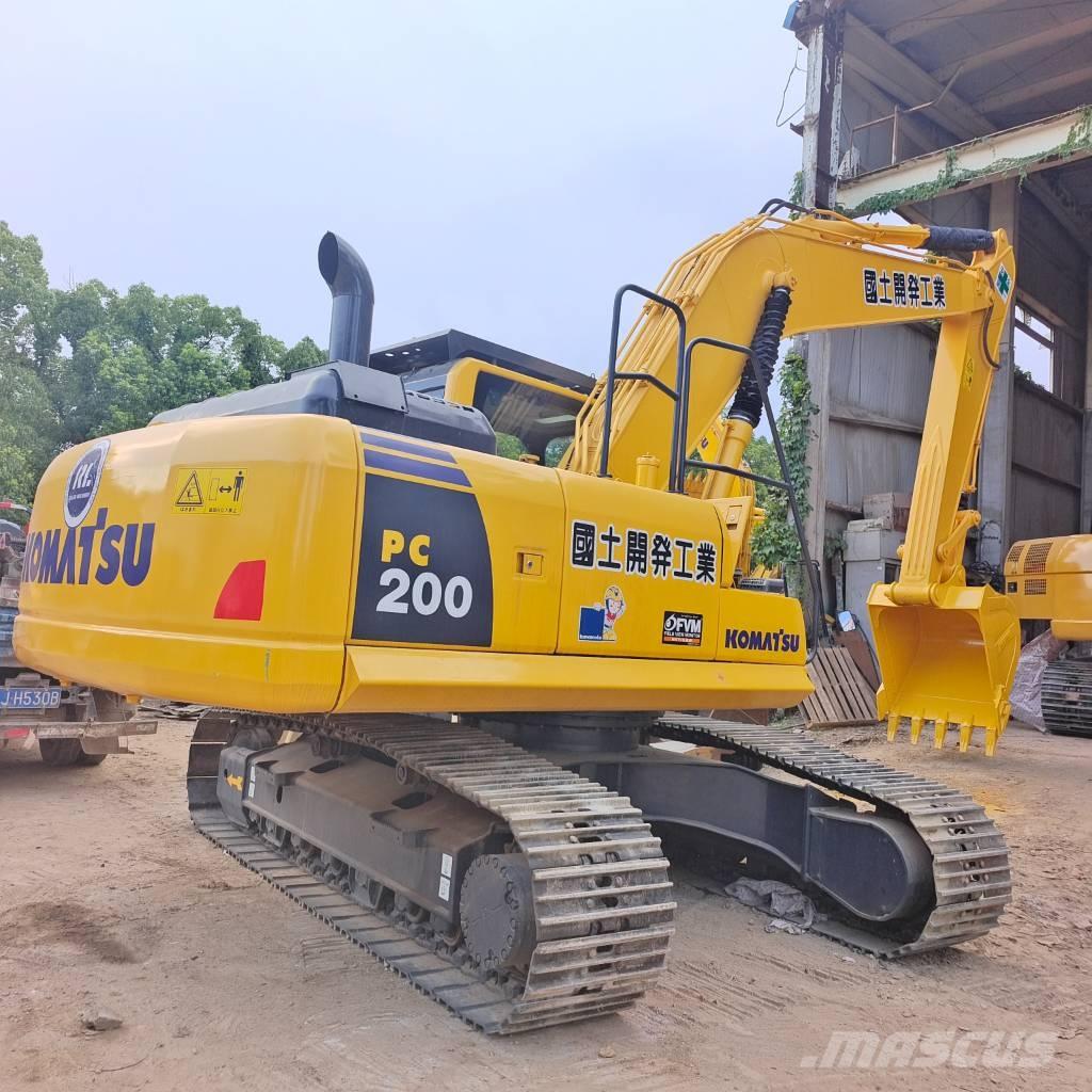 Komatsu PC 200 Pásová rýpadla