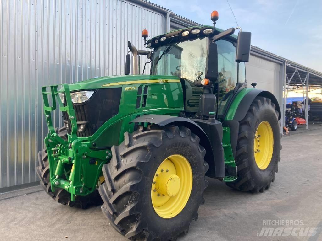 John Deere 6250 R Traktory