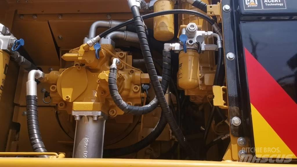 CAT 340 Pásová rýpadla