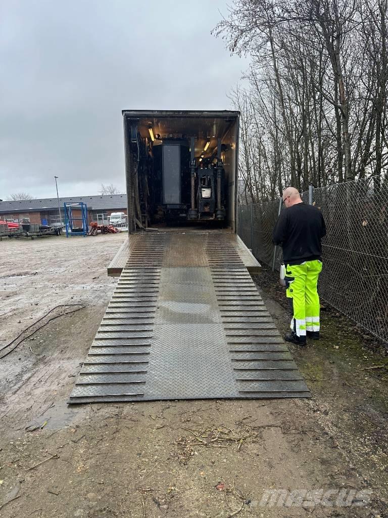 Ditch Witch JT 24 Horizontální vrtací zařízení