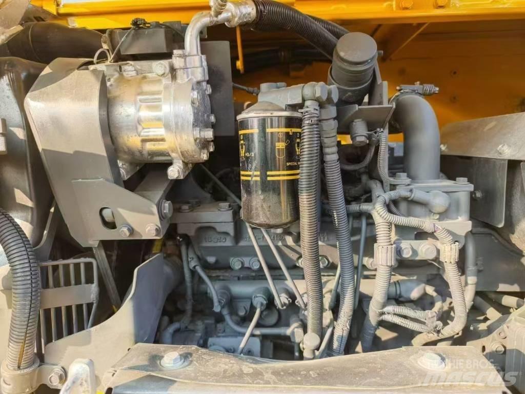 Komatsu 70-8 Pásová rýpadla