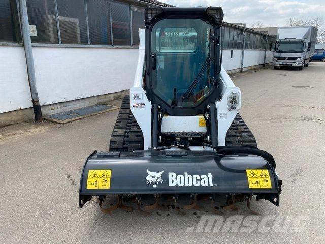 Bobcat T590E Smykem řízené nakladače