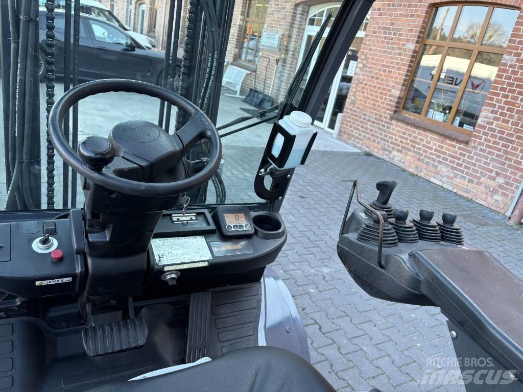 Toyota 06-8FDF30 Dieselové vozíky