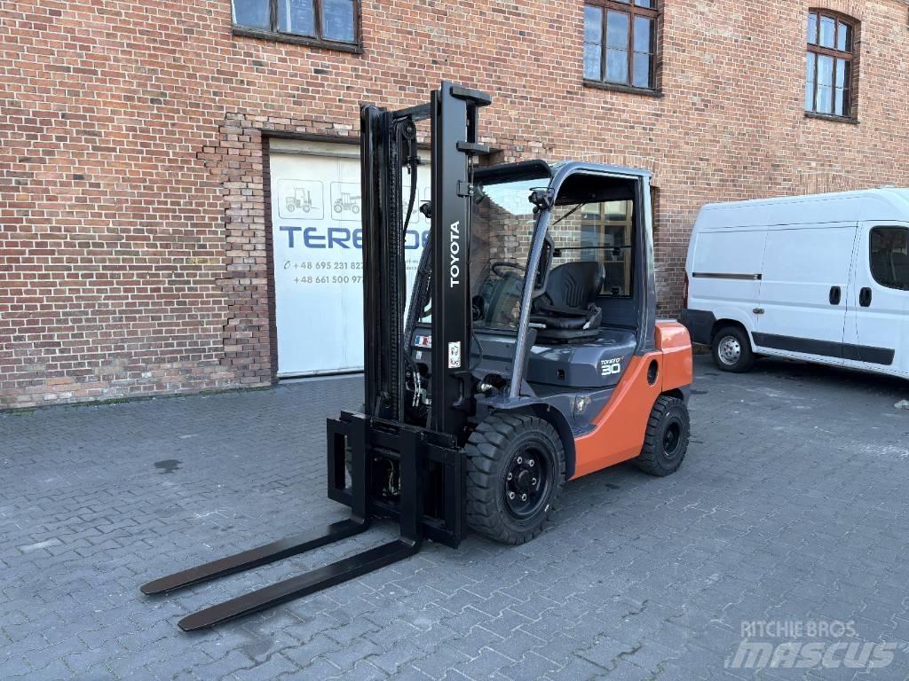 Toyota 06-8FDF30 Dieselové vozíky