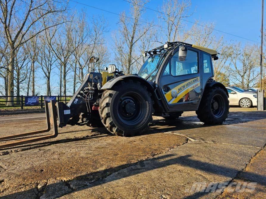 New Holland TH6.28 Teleskopické manipulátory