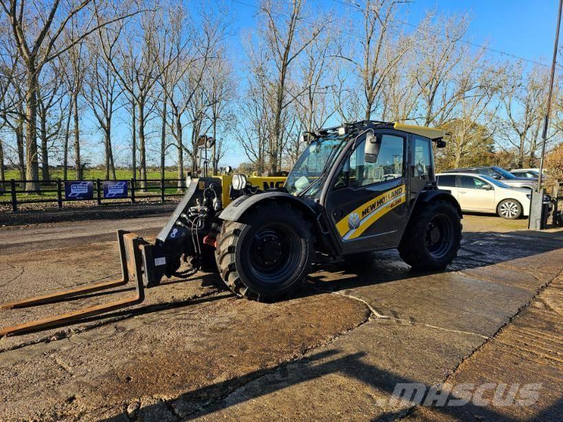 New Holland TH6.28 Teleskopické manipulátory