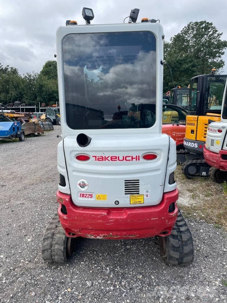 Takeuchi TB 225 Mini rýpadla < 7t