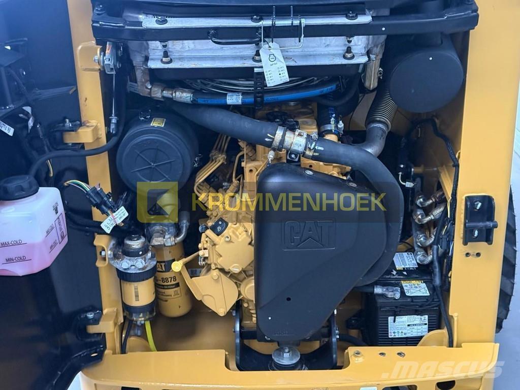 CAT 216 B3 Smykem řízené nakladače