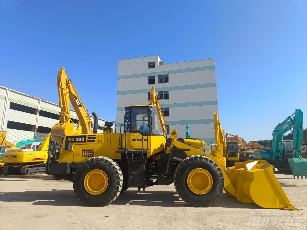 Komatsu WA 380-3 Kolové nakladače