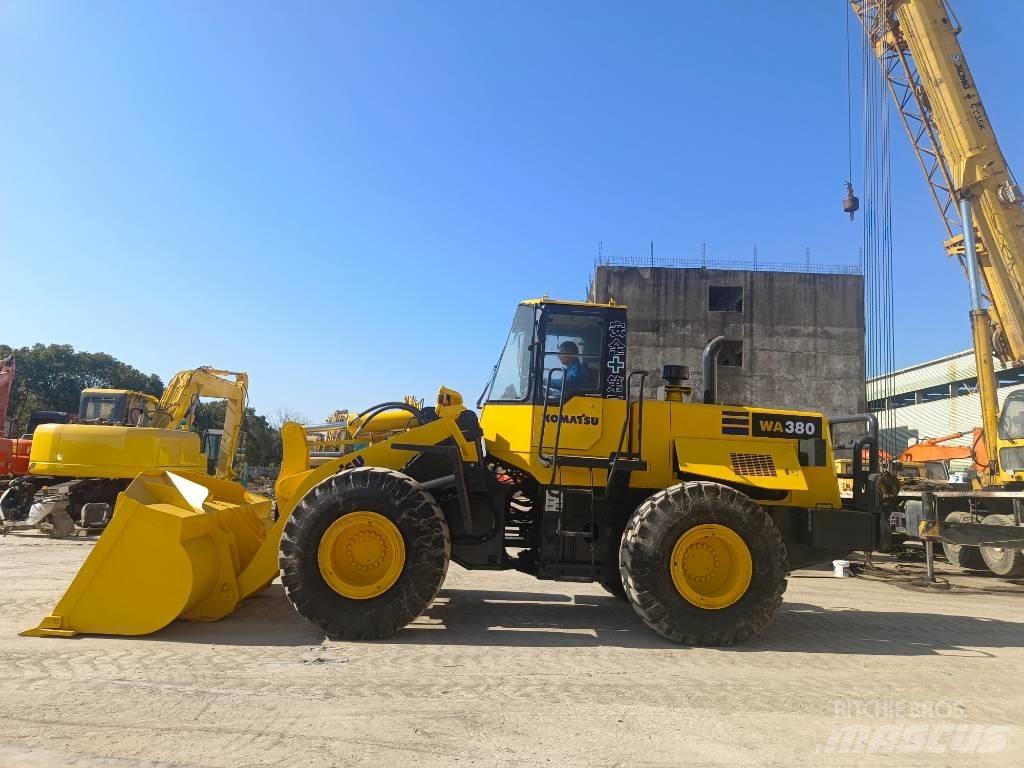 Komatsu WA 380-3 Kolové nakladače