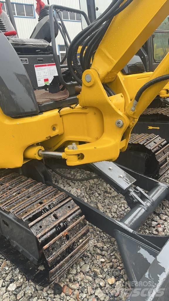 Komatsu PC 30 Pásová rýpadla