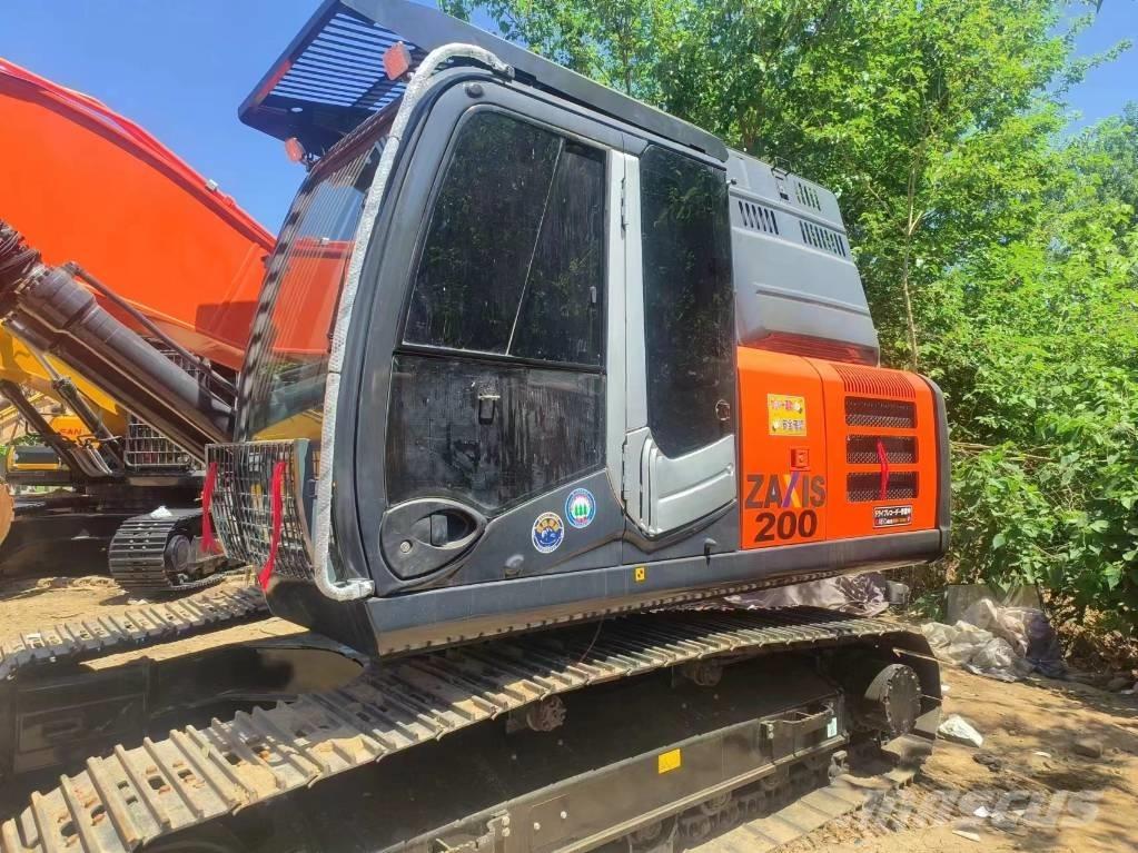 Hitachi EX200-3 Pásová rýpadla