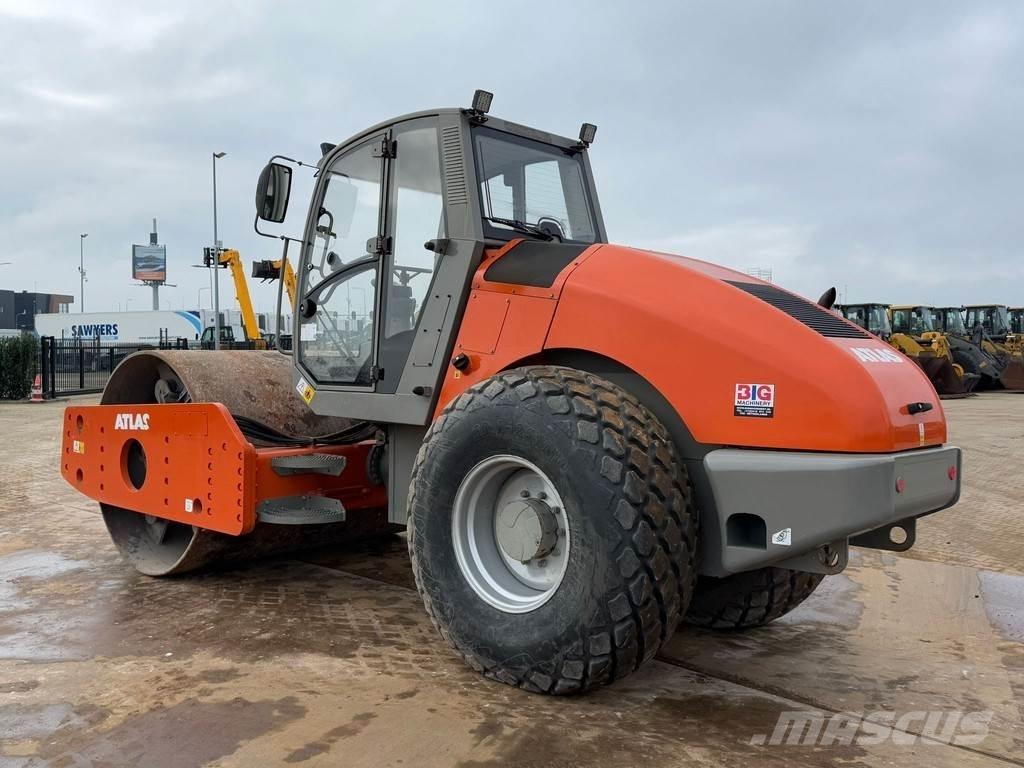 Atlas AW1120 (12t) Tahačové válce