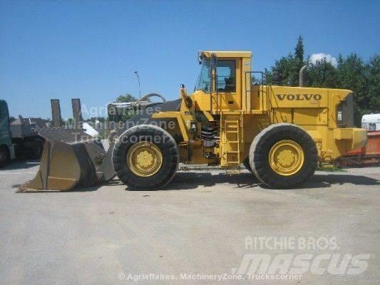 Volvo L 330 Kolové nakladače