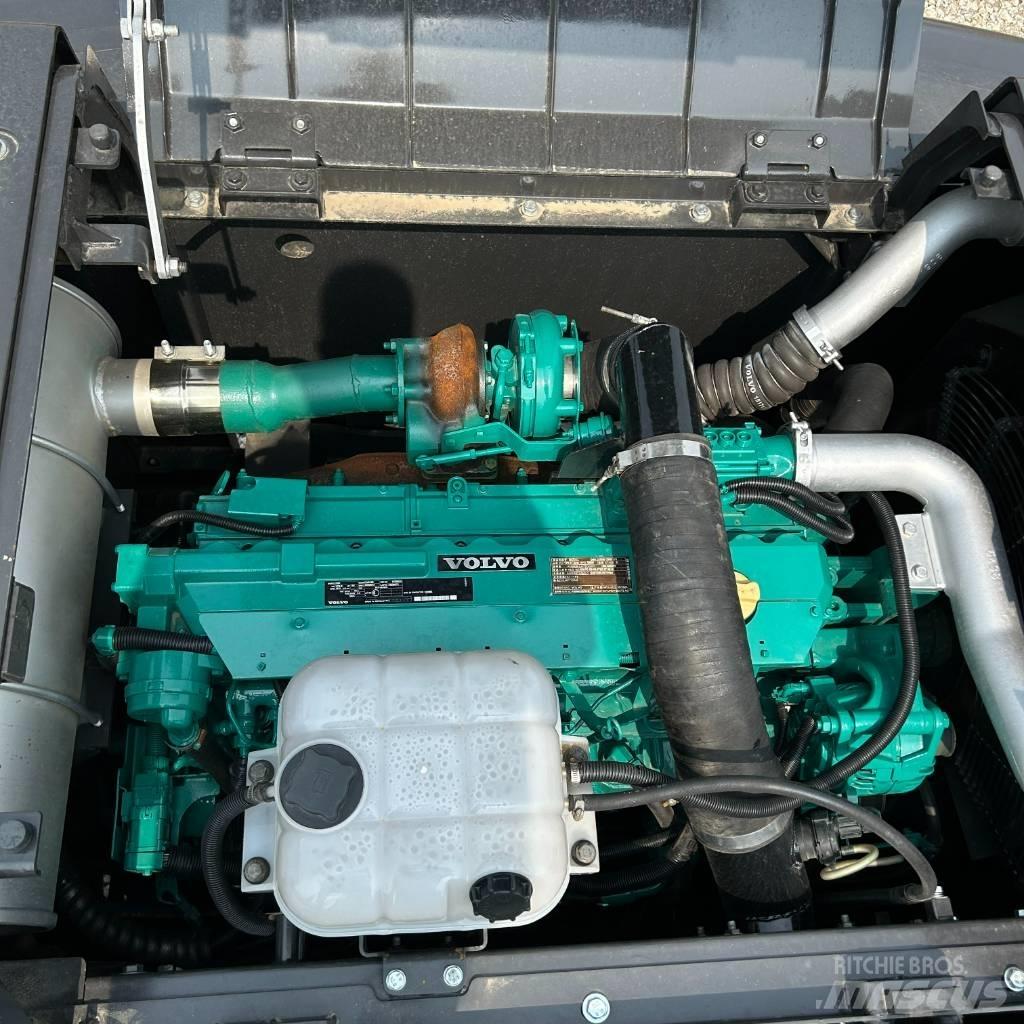 Volvo 300 Pásová rýpadla