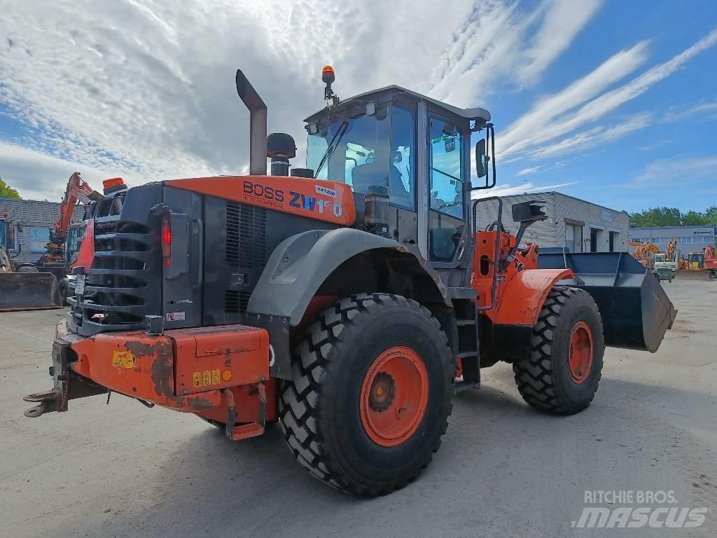 Hitachi ZW 180 Kolové nakladače