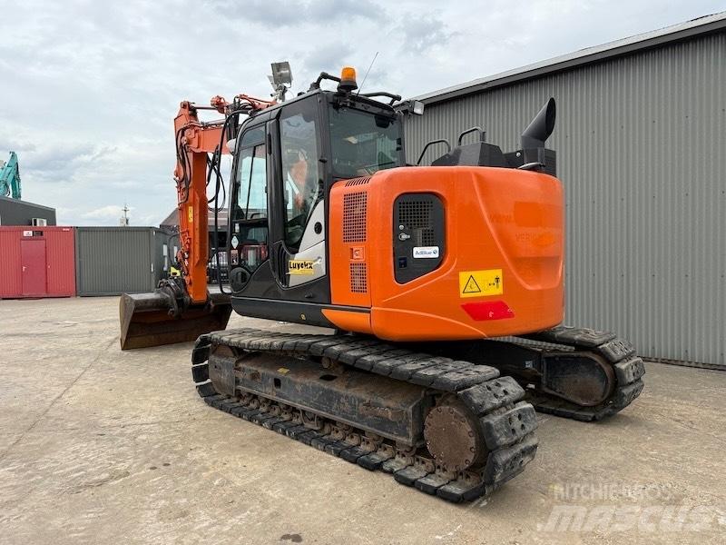 Hitachi ZX 135 US-6 Pásová rýpadla