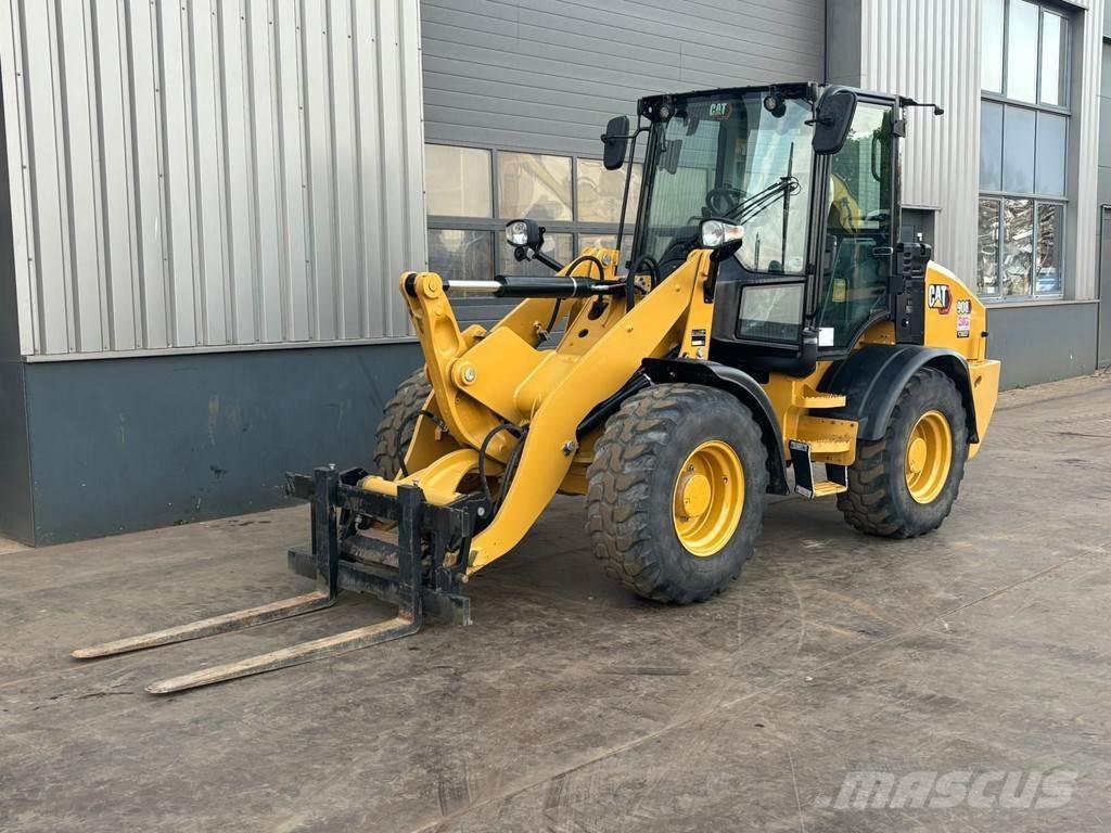 CAT 908 Kolové nakladače