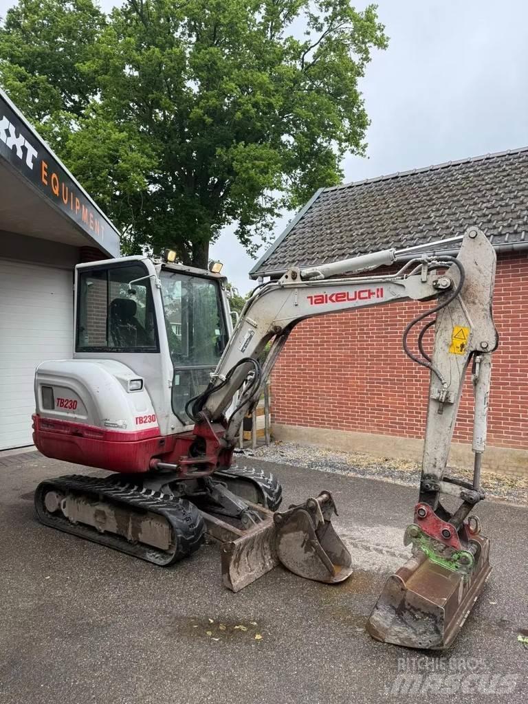 Takeuchi TB230 Mini rýpadla < 7t