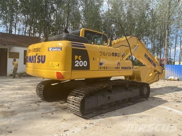 Komatsu PC200-8 Pásová rýpadla