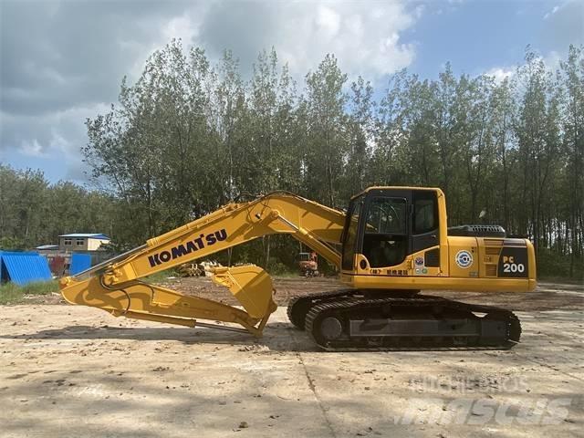 Komatsu PC200-8 Pásová rýpadla