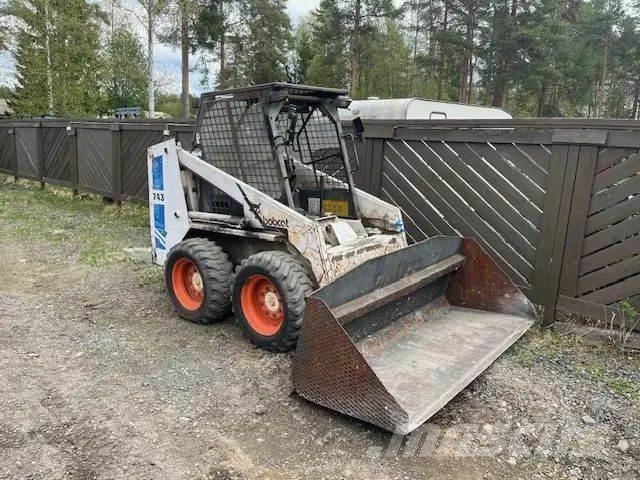Bobcat 743 Smykem řízené nakladače