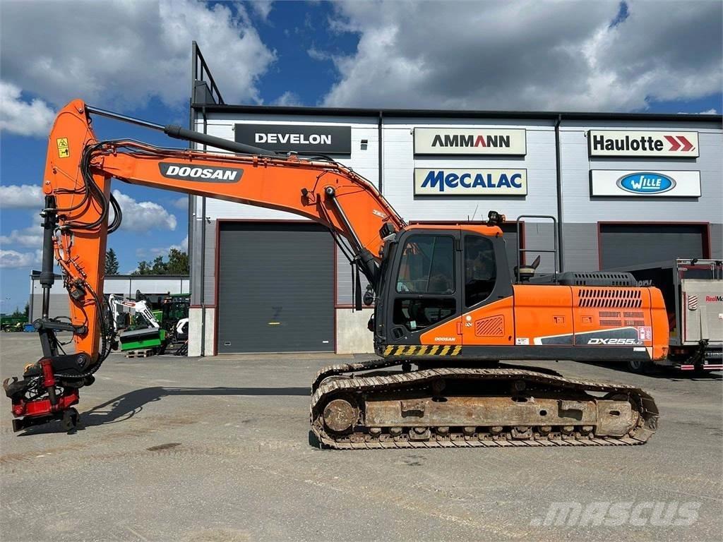 Doosan DX255LC-5 Pásová rýpadla