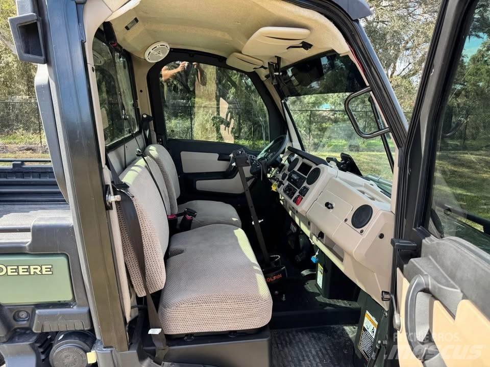 John Deere XUV835R Užitkové stroje