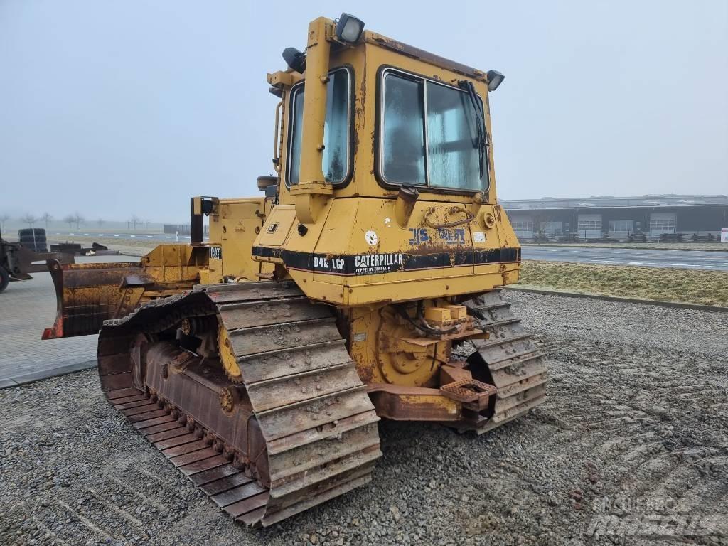 CAT D 4 H Pásové dozery