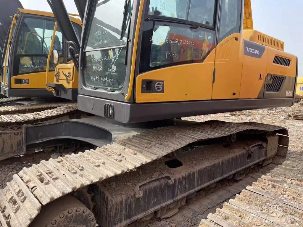 Volvo EC250 Pásová rýpadla
