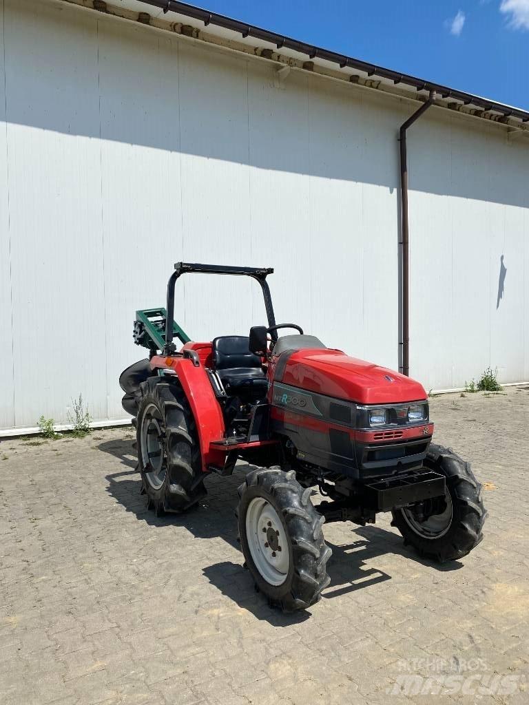 Mitsubishi MTR300 Kompaktní traktory