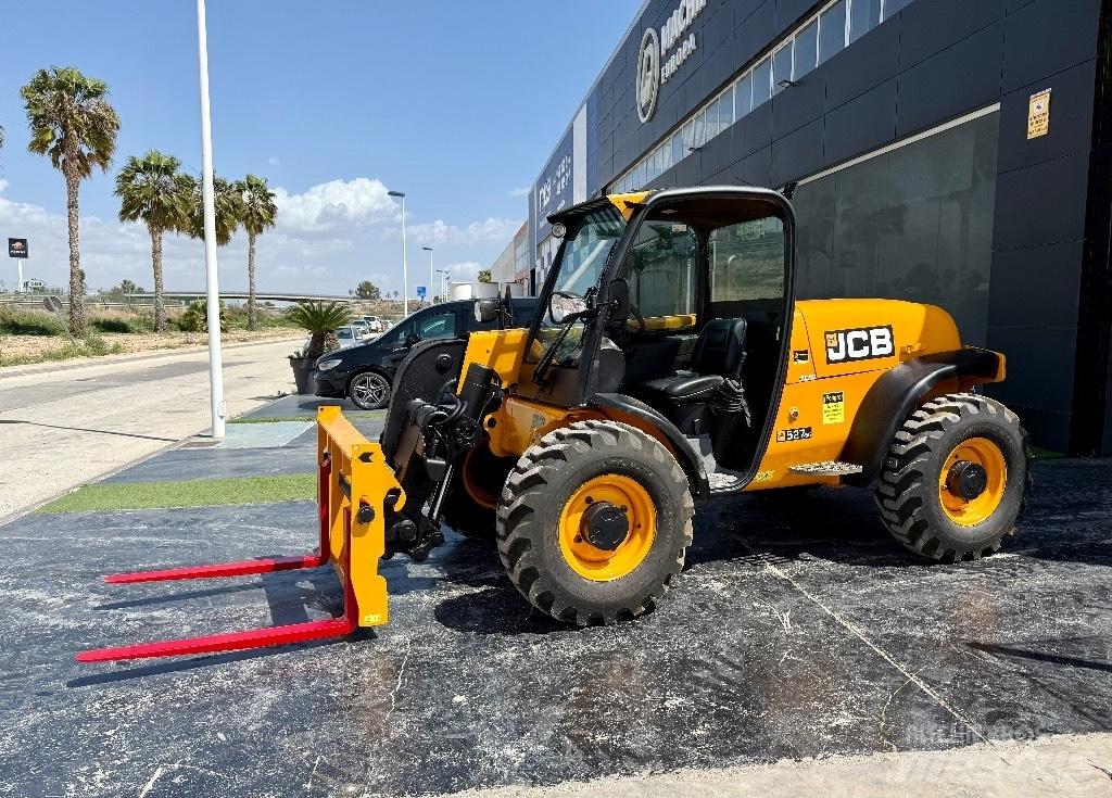 JCB 527-55 Teleskopické manipulátory